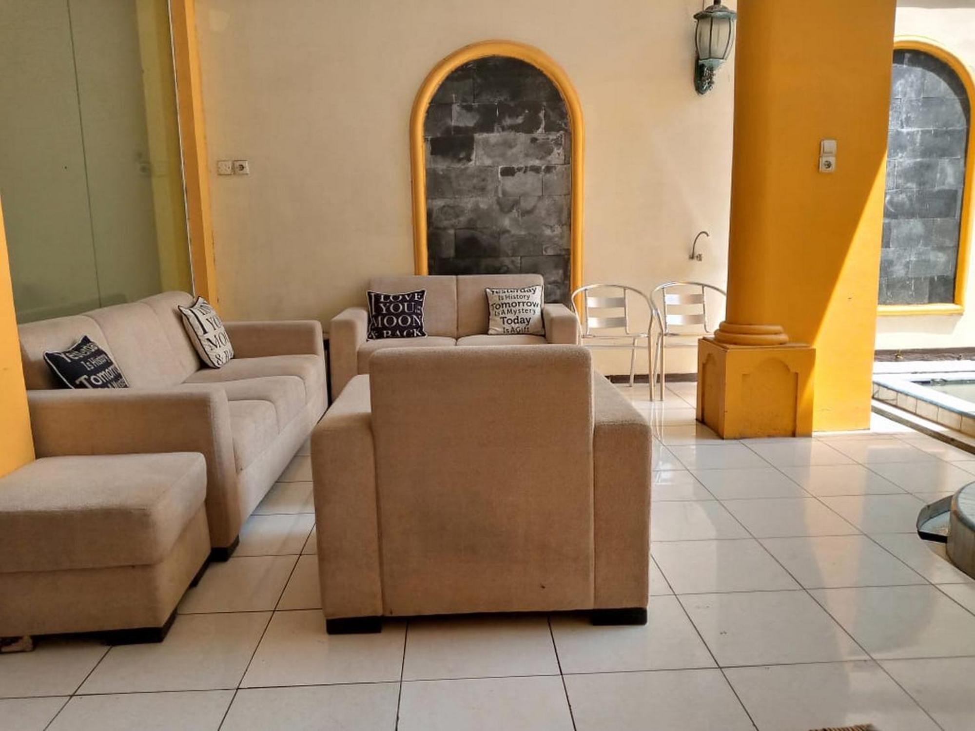 Reddoorz Syariah At Demasto Homestay Jembel Dış mekan fotoğraf